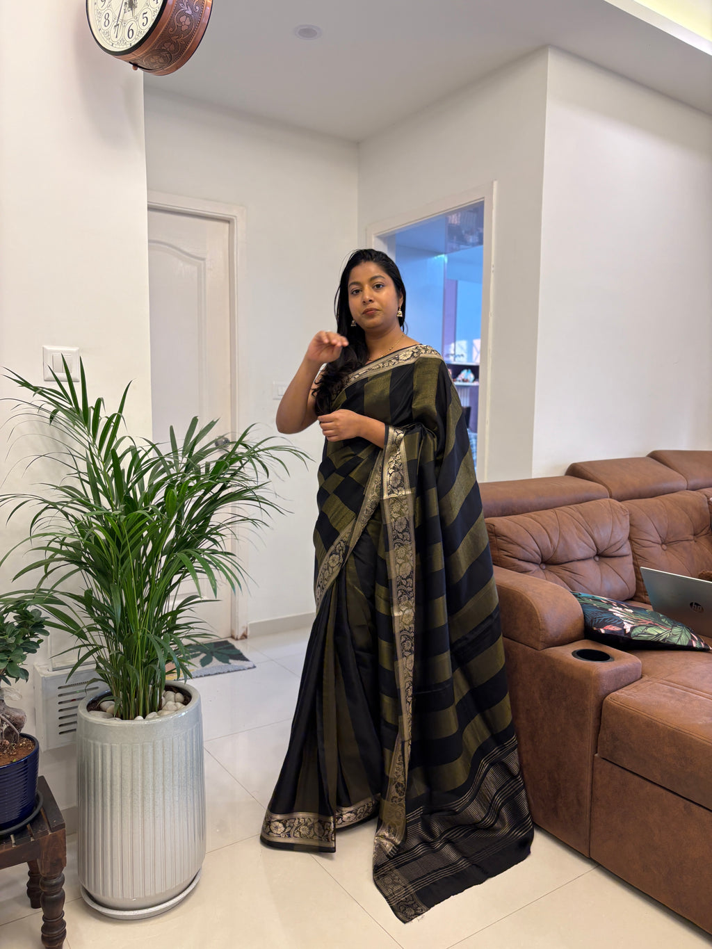 Soft silk with contrast butti work blouse+D6