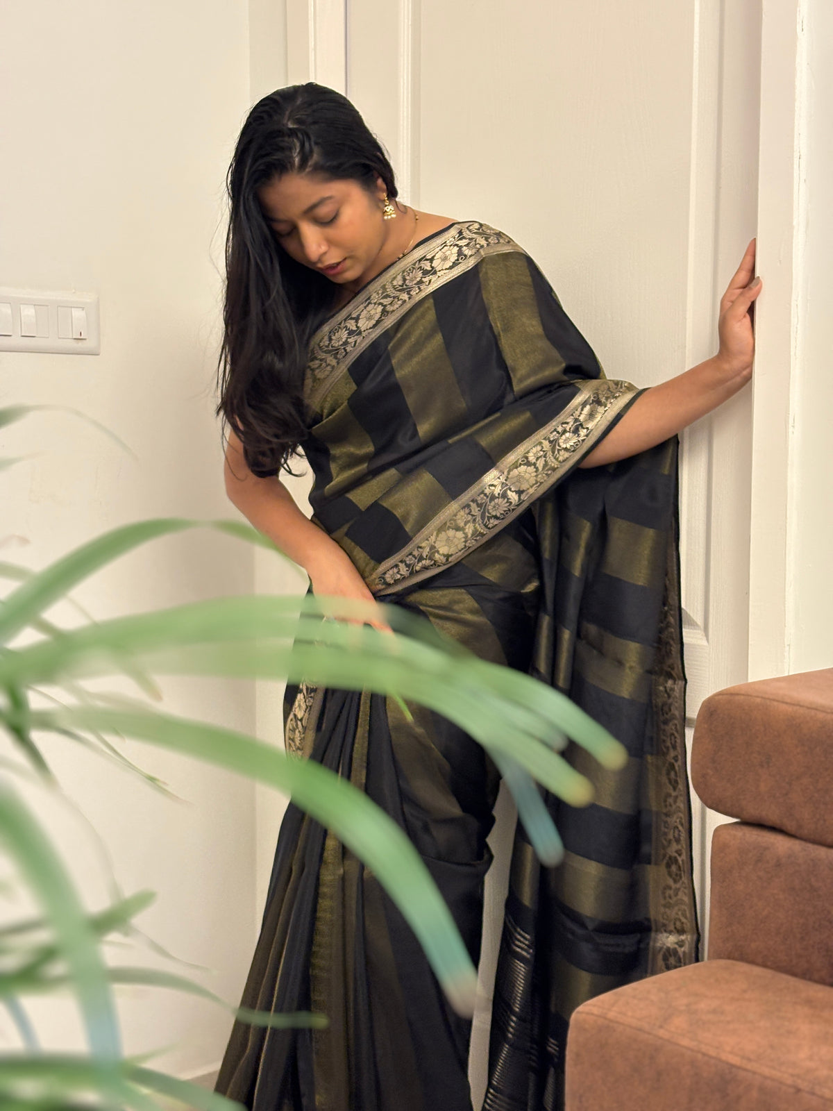 Soft silk with contrast butti work blouse+D6