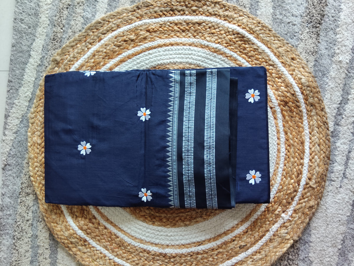 Silk Cotton Prajakta Print Narayan Peth Border Saree with Contrast Pallu & Blouse Piece