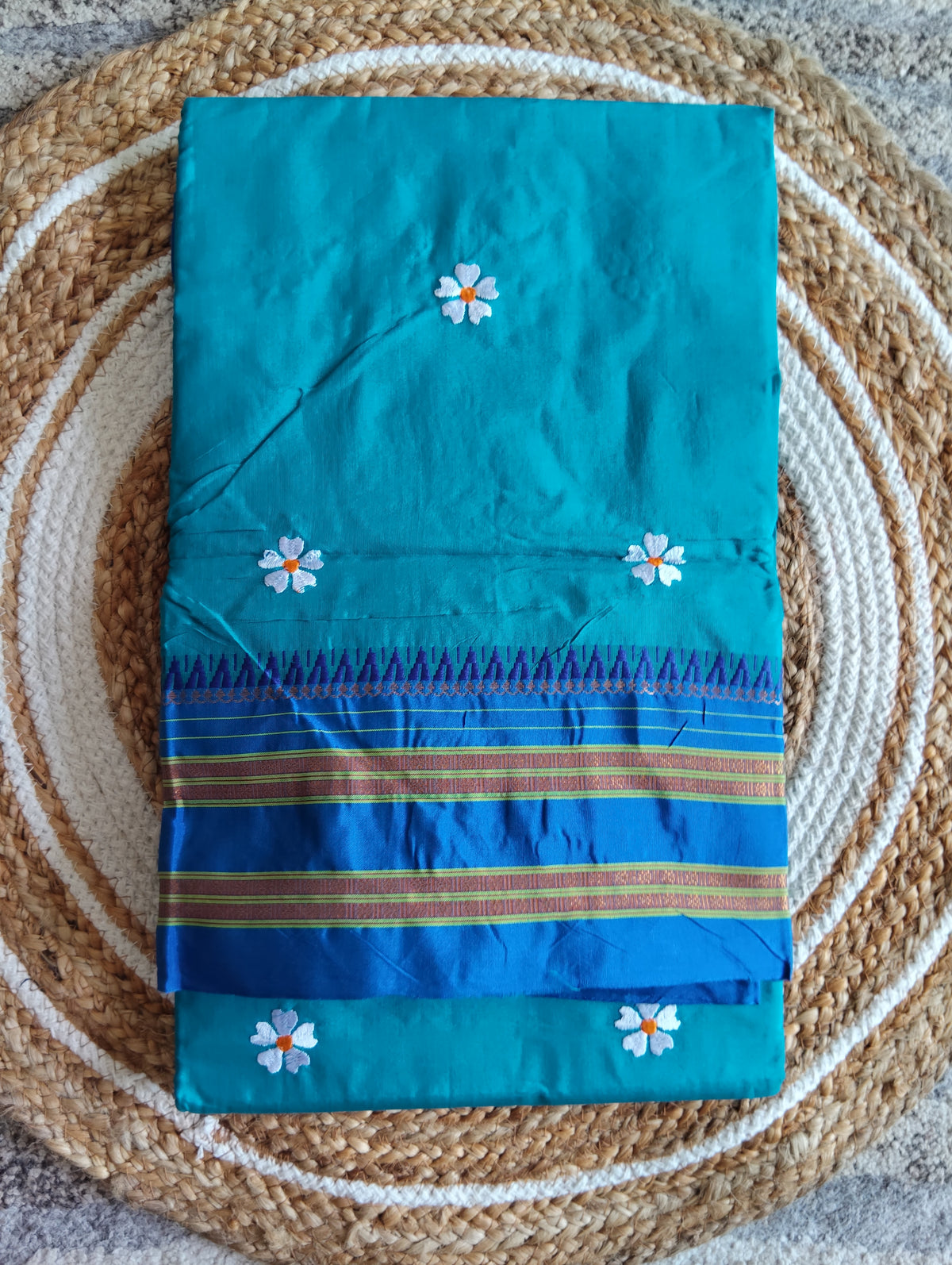 Silk Cotton Prajakta Print Narayan Peth Border Saree with Contrast Pallu & Blouse Piece