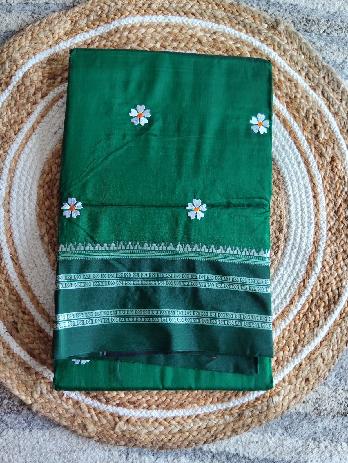 Silk Cotton Prajakta Print Narayan Peth Border Saree with Contrast Pallu & Blouse Piece