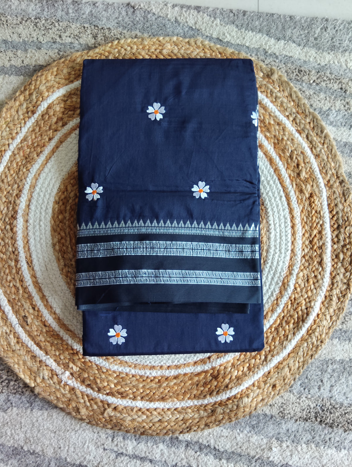 Silk Cotton Prajakta Print Narayan Peth Border Saree with Contrast Pallu & Blouse Piece